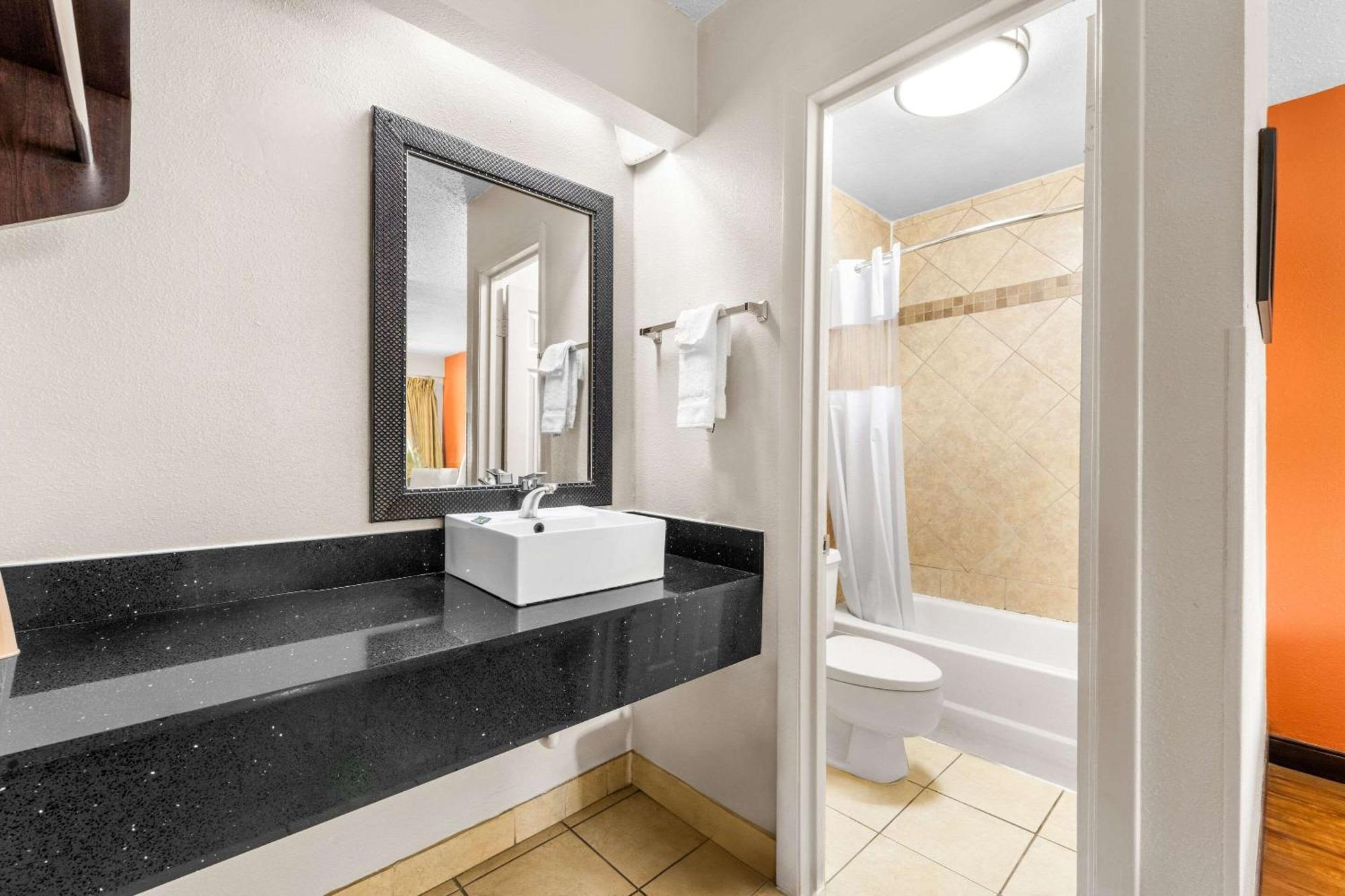 Econo Lodge Charlotte Airport Екстер'єр фото