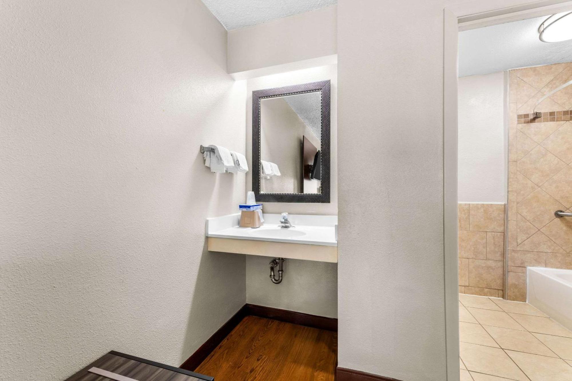 Econo Lodge Charlotte Airport Екстер'єр фото